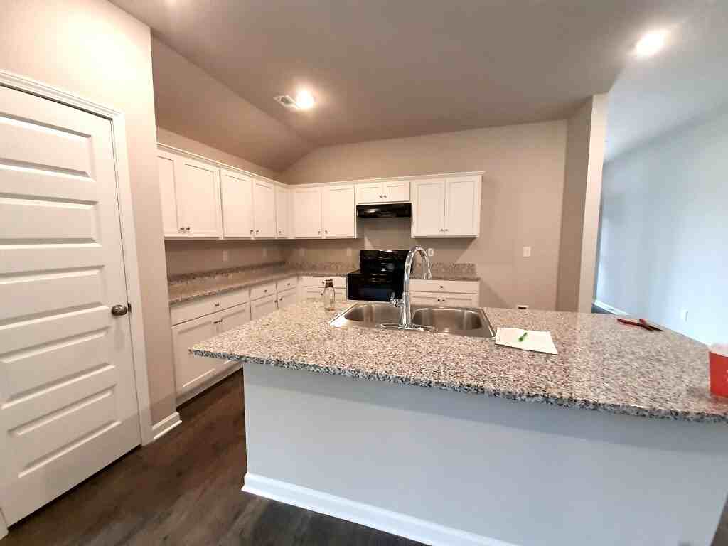 126 Jerrie Lynn Blvd - Photo 3 of 5