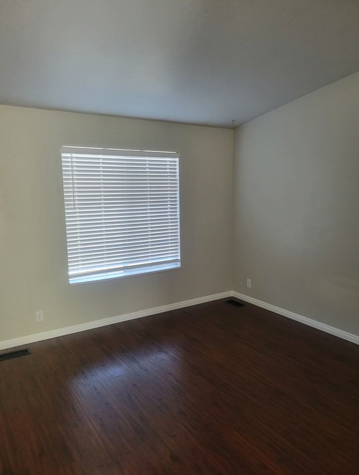 114 Nw - Photo 4 of 11