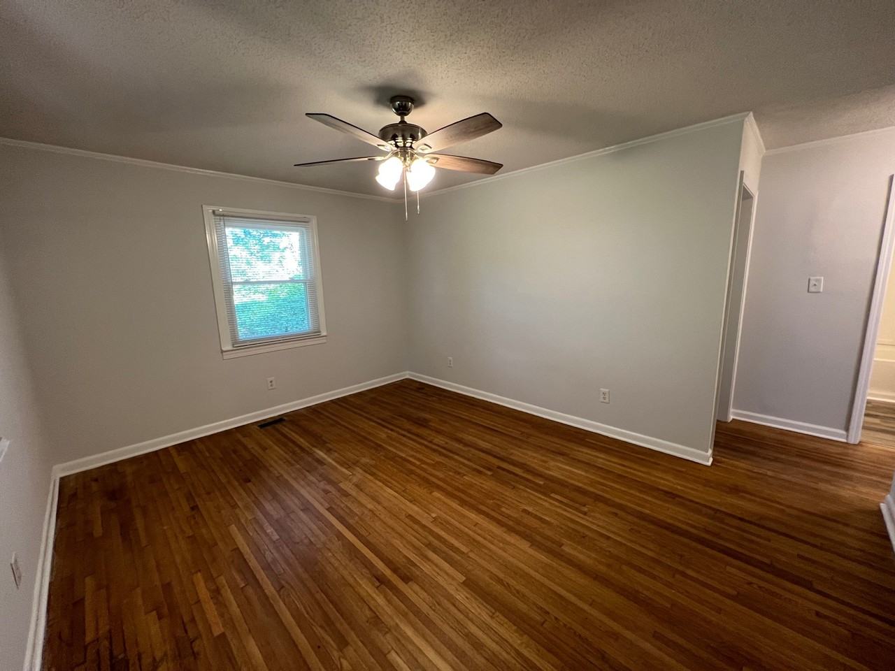 705 Gem St - Photo 2 of 10