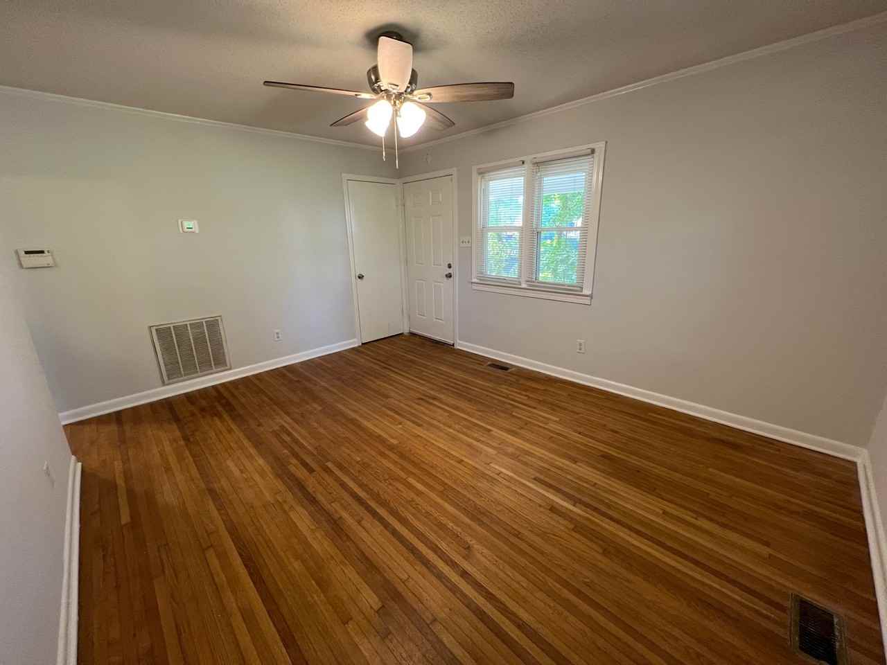 705 Gem St - Photo 3 of 10