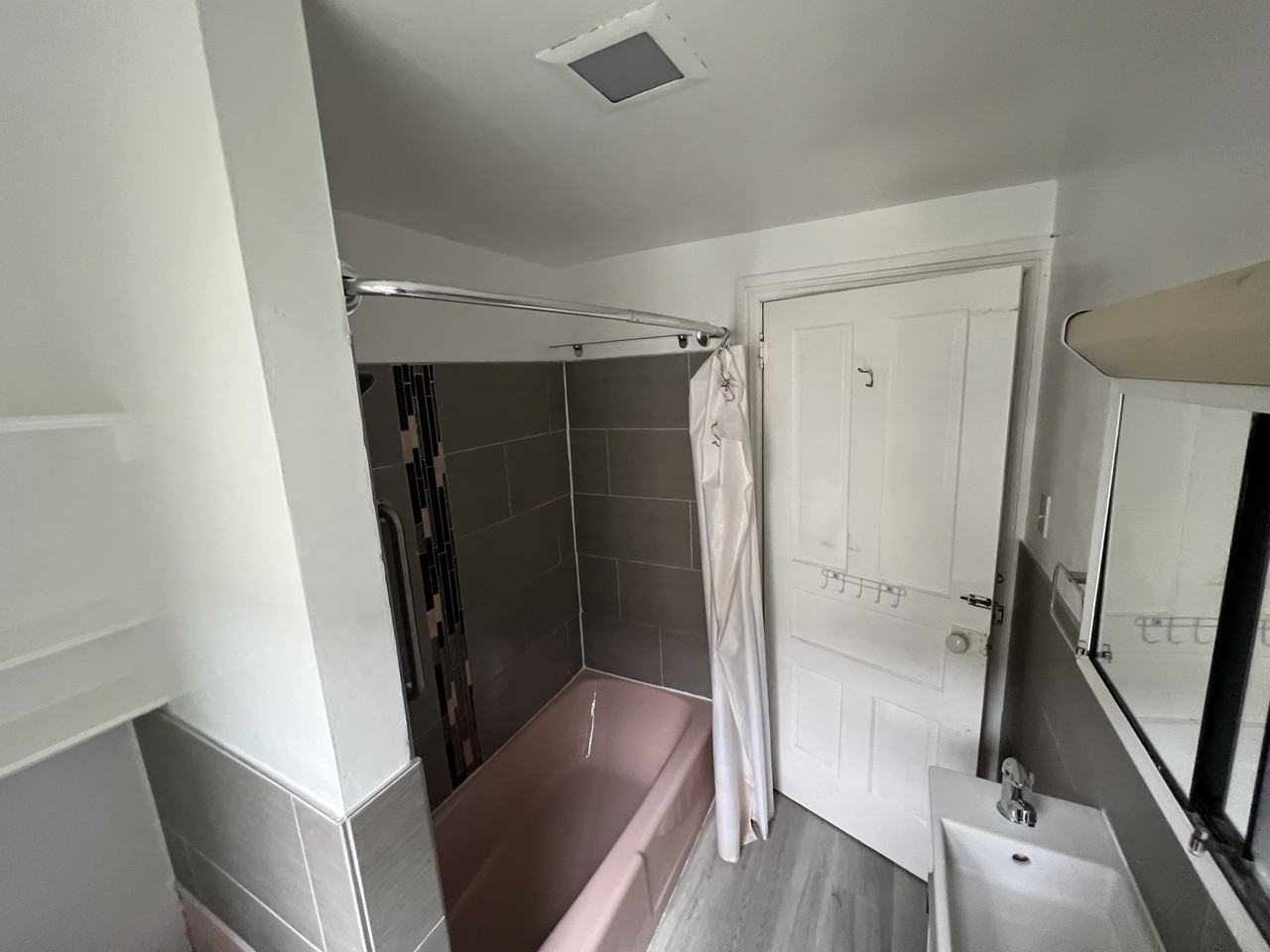 415 E Marshall St - Photo 5 of 14