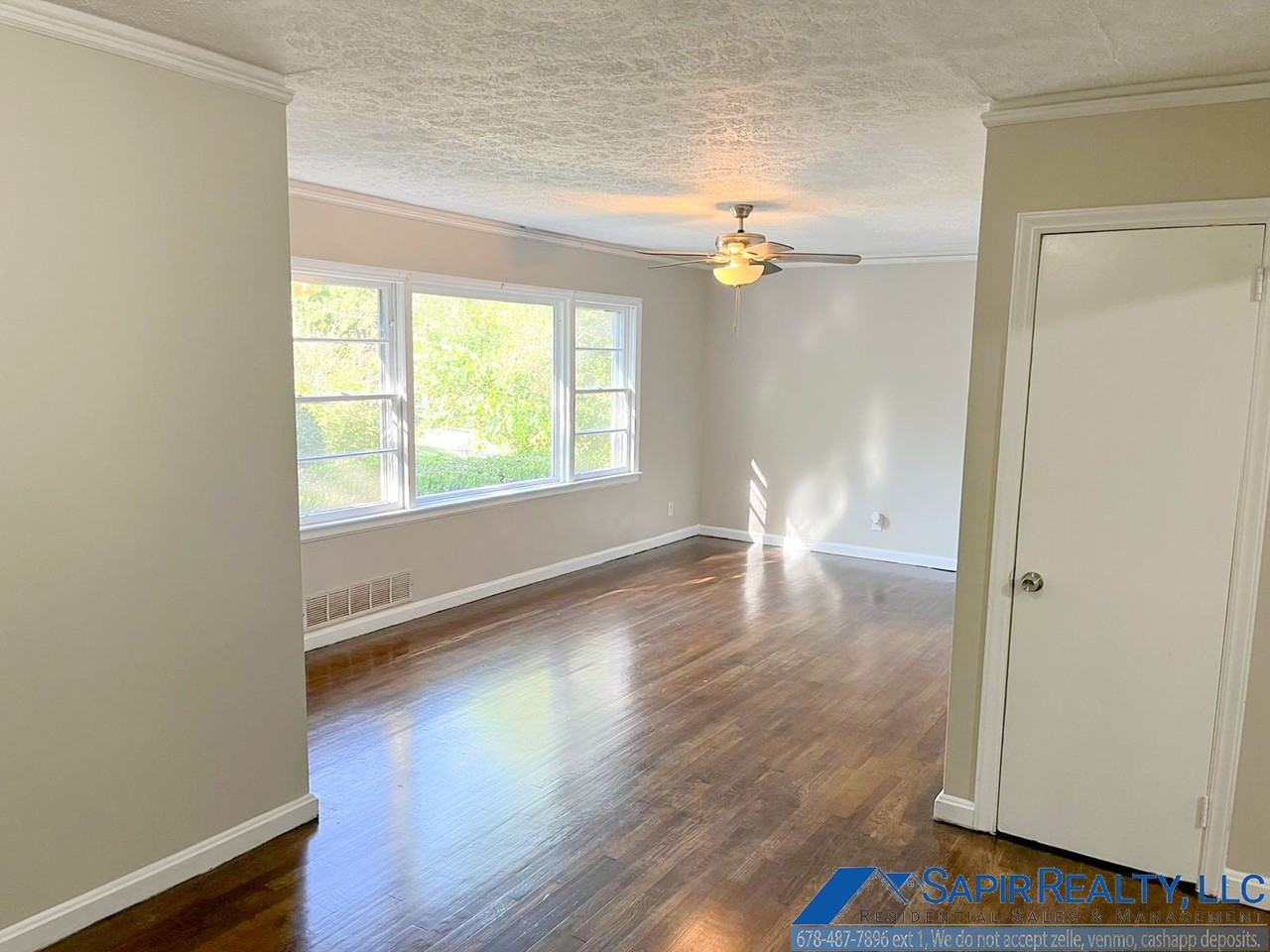 2998 Belvedere Ln - Photo 2 of 14