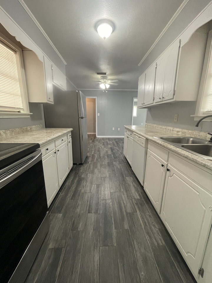 342 Venetian Way - Photo 2 of 7