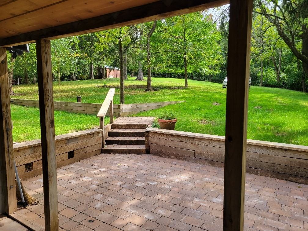 715 E Neversink Rd - Photo 2 of 15