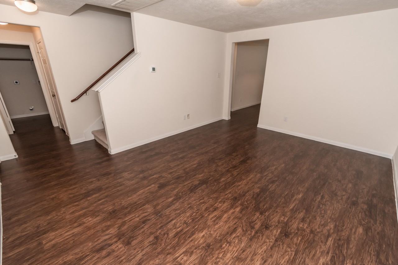 21111 Sprouse Cir - Photo 2 of 11