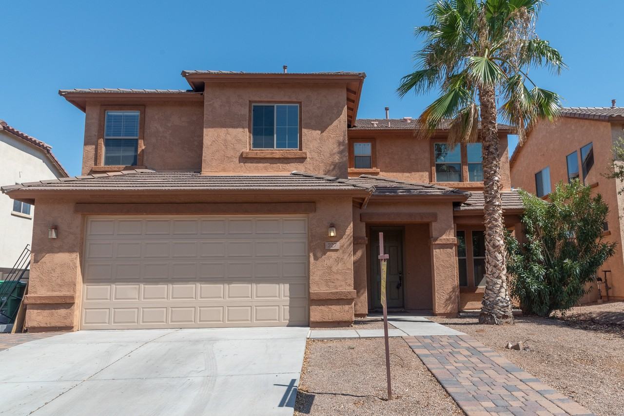 727 W Camino Curvitas - Photo 2 of 31