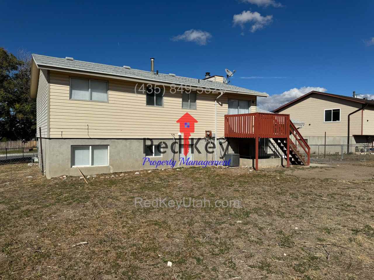 557 Salton St - Photo 2 of 2