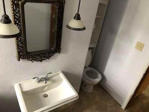 107 Center Ave - Photo 3 of 12