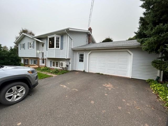 33 Amanda Dr - Photo 2 of 24