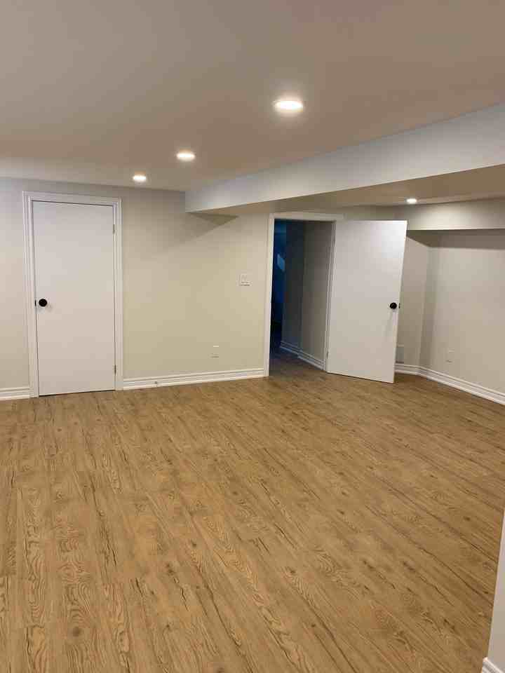 1527 Dufferin Street - Photo 2 of 7