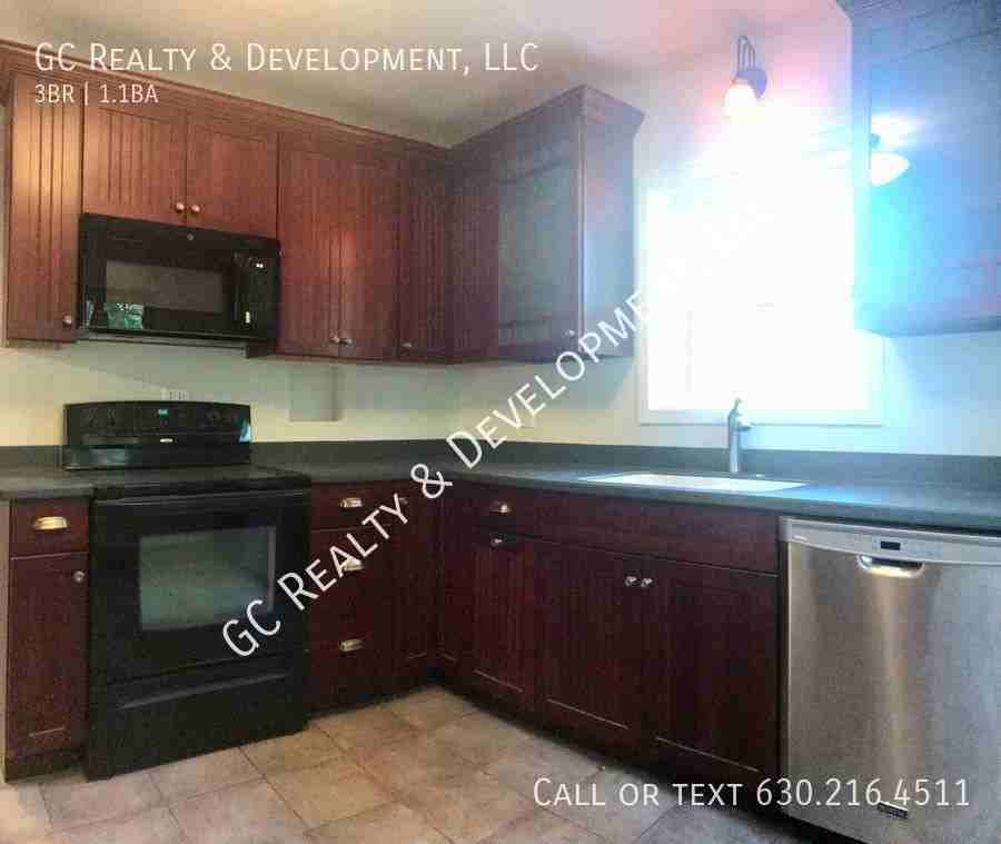 17820 Tipton Ave - Photo 2 of 26
