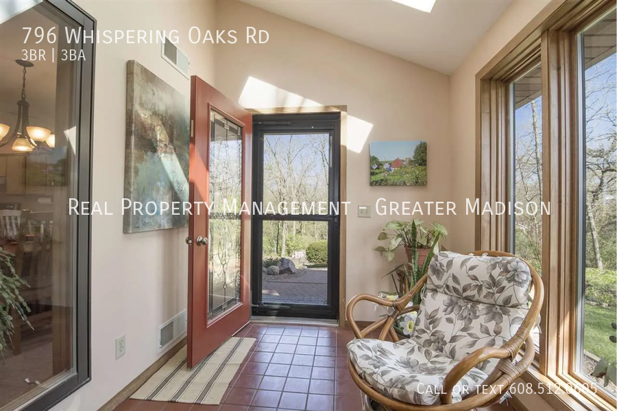 796 Whispering Oaks Rd - Photo 3 of 23