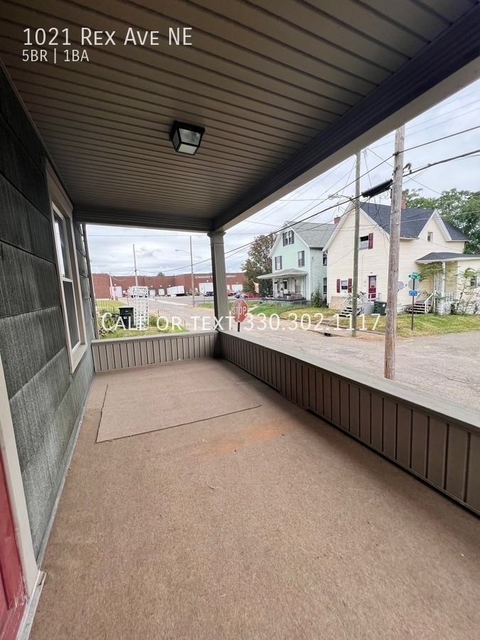 1021 Rex Ave Ne - Photo 3 of 15