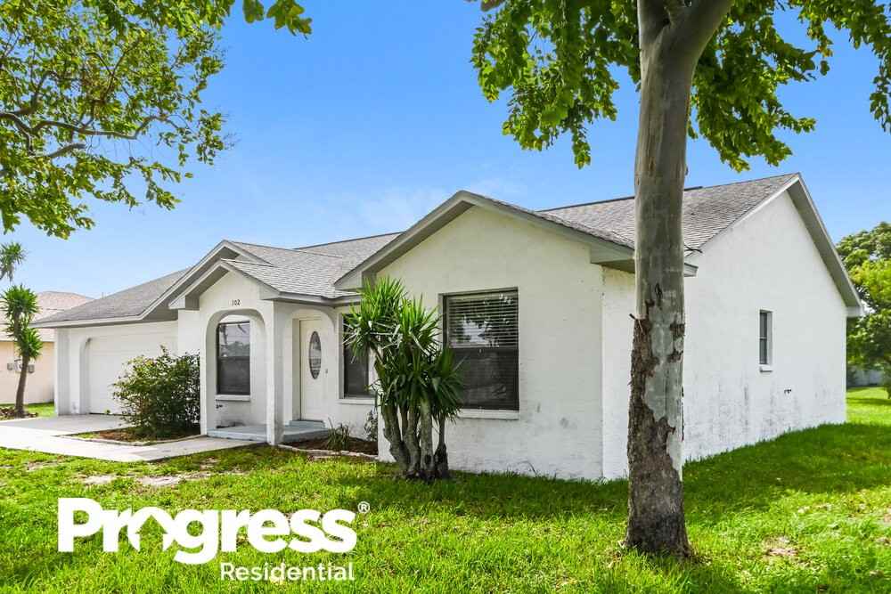 102 Se 39th St - Photo 3 of 16