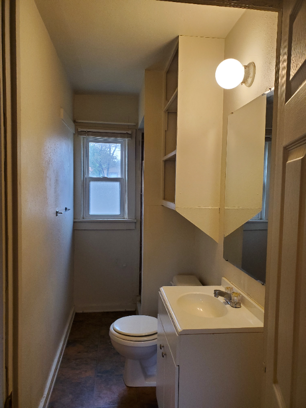 2710 8th Ave - Photo 7 of 10