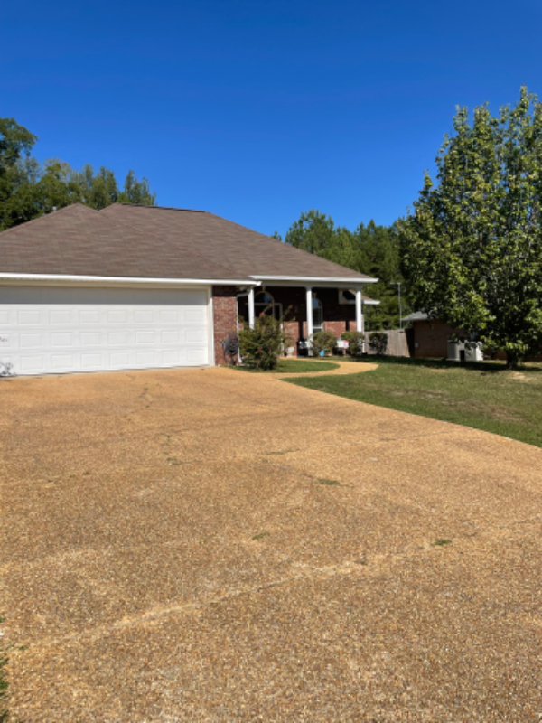 561 Eaglewood Dr - Photo 2 of 10