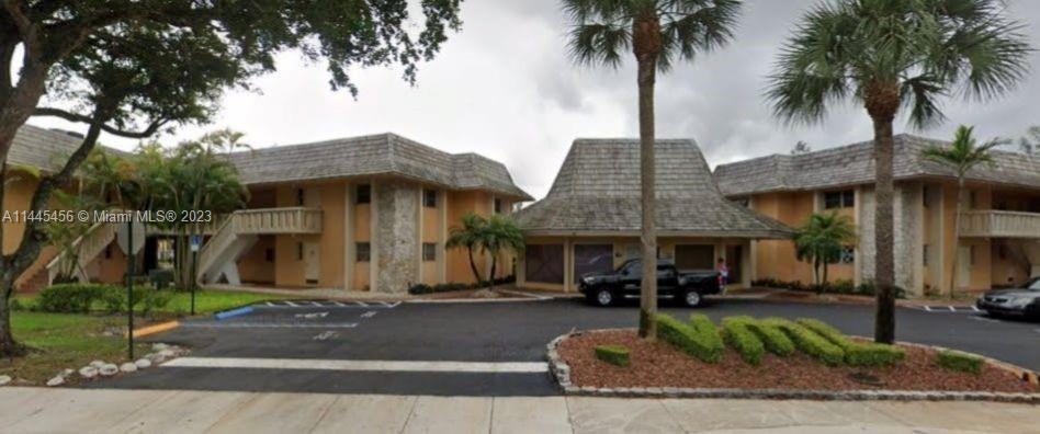 7470 Miami Lakes Dr #B208