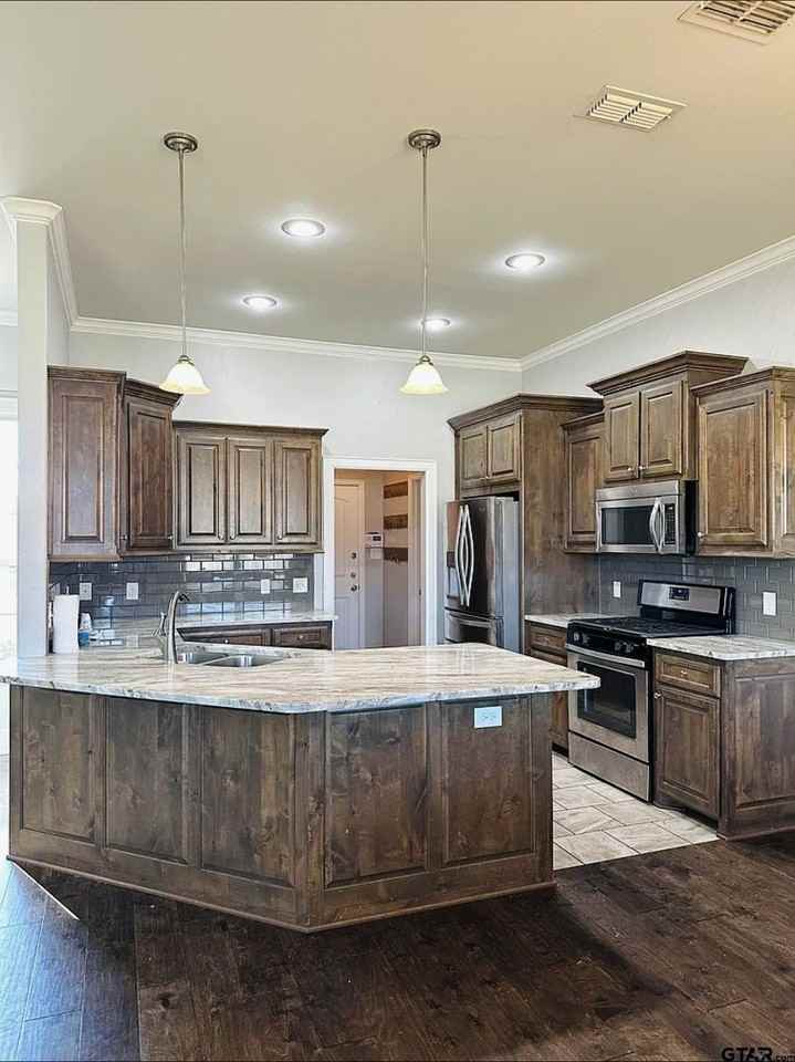 220 Bois D Arc Dr #NA - Photo 2 of 11