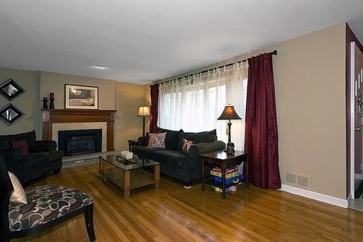 30 Moore Ave - Photo 2 of 6