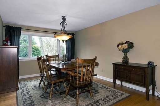 30 Moore Ave - Photo 3 of 6