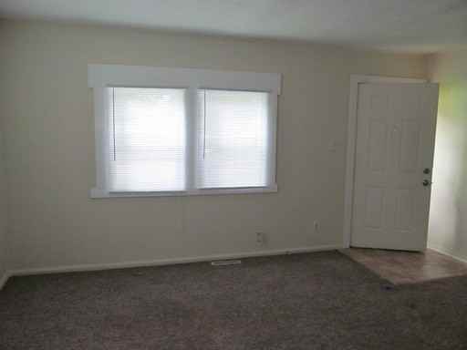 233 N Chicago St - Photo 2 of 4