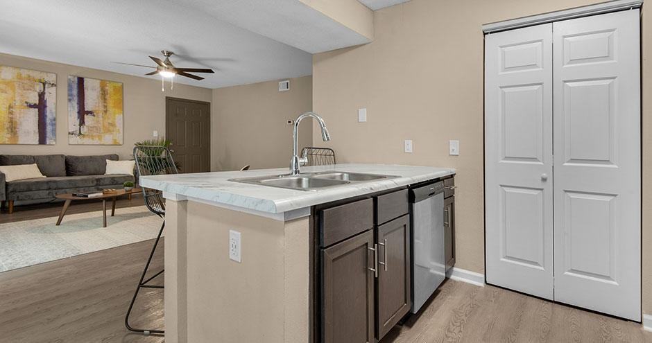 Crystal Lake Apartments - Photo 3 of 32