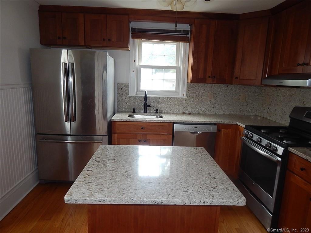 104 Wells Rd - Photo 3 of 16