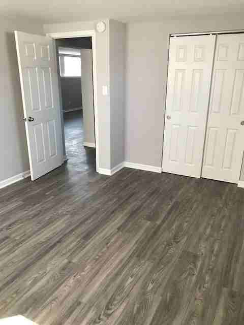 1829 E 8th St #6 - Photo 4 of 6