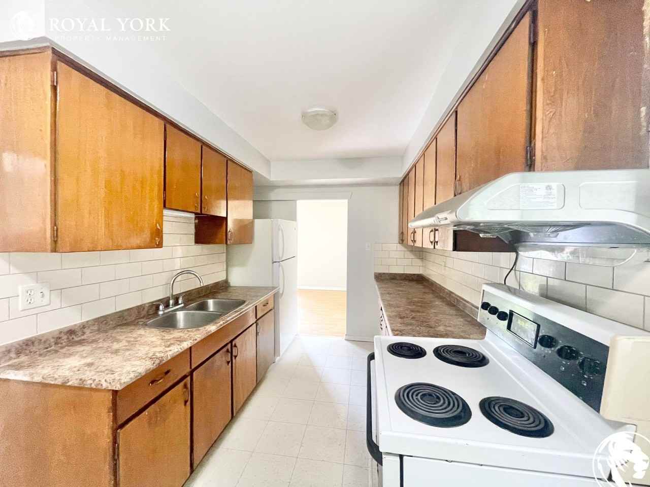 205 Boullee St - Photo 2 of 29