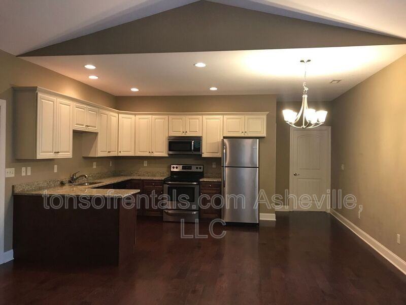 104 Appalachian Way - Photo 2 of 15