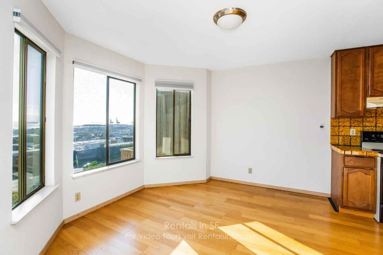 547 Pennsylvania Ave - Photo 3 of 19