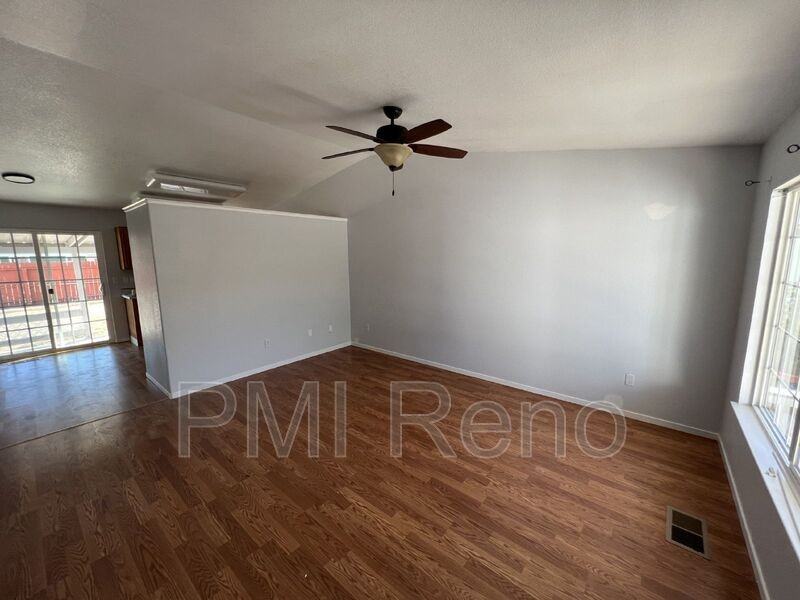 17674 Georgetown Ct - Photo 2 of 15