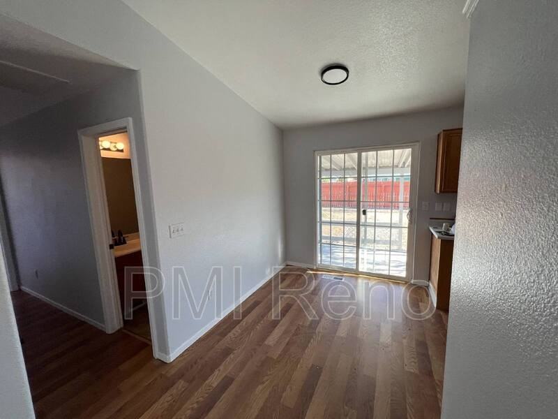 17674 Georgetown Ct - Photo 3 of 15
