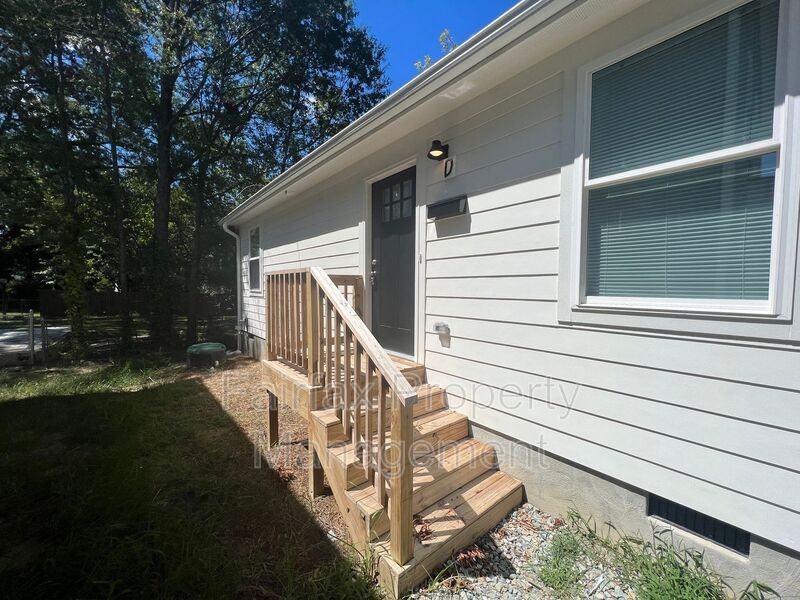 2109 Hart St #D - Photo 2 of 21