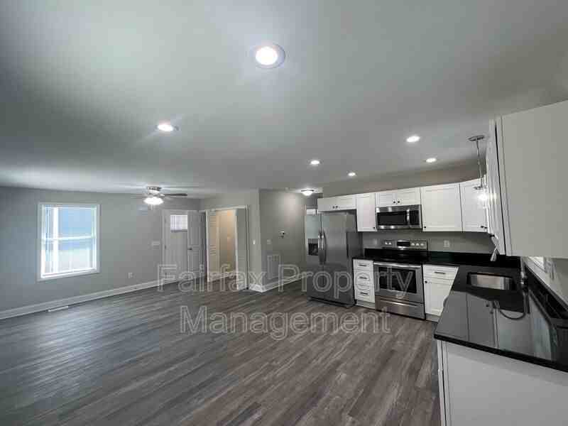 2109 Hart St #D - Photo 4 of 21