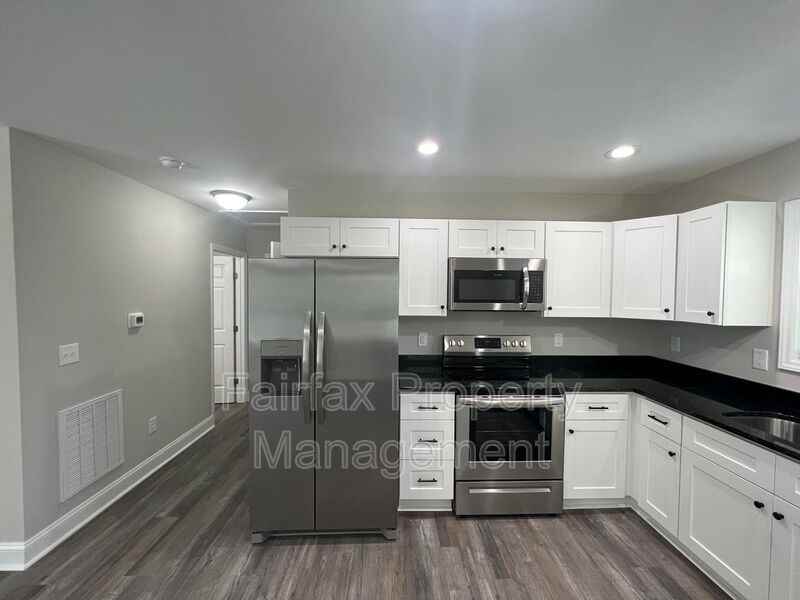 2109 Hart St #D - Photo 5 of 21