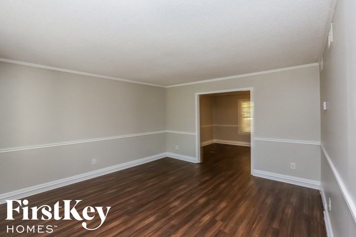 3181 Chester Cv - Photo 2 of 15