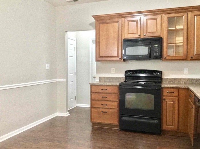 12536 Wolf Run Rd - Photo 3 of 16