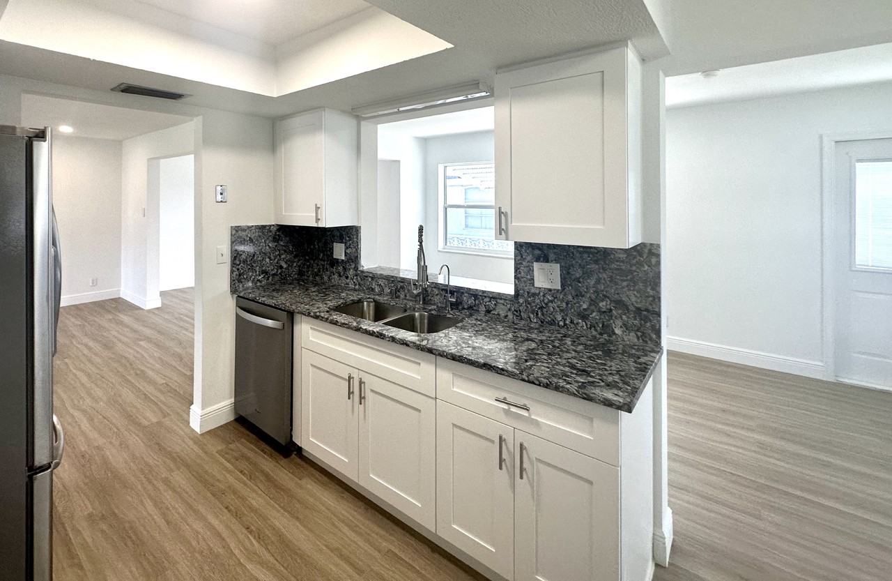 123 Sw 8th Ct #NA - Photo 3 of 12