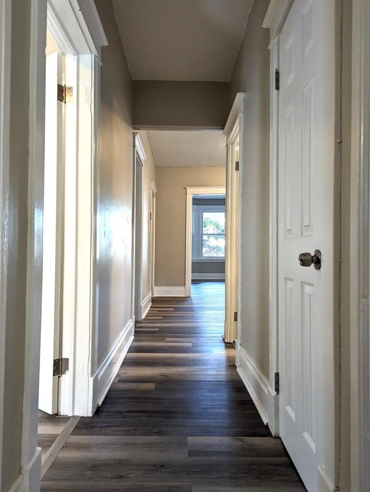 460 Delaware Ave #1 - Photo 4 of 24
