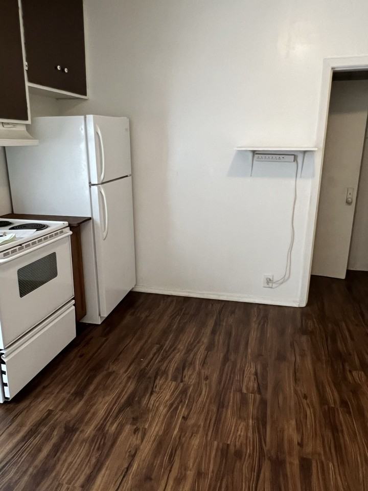 722 16th St S #1 - Photo 3 of 9