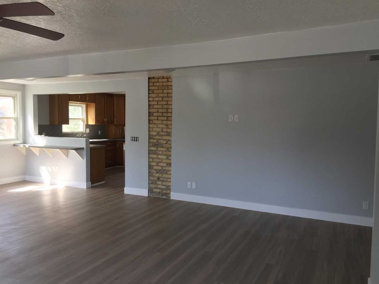 135 N 400 E - Photo 3 of 29