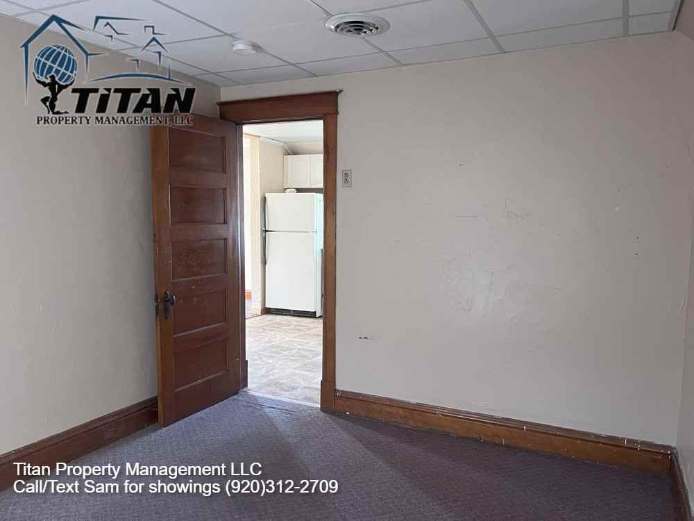 106 1/2 W 9th Ave #2 - Photo 5 of 11