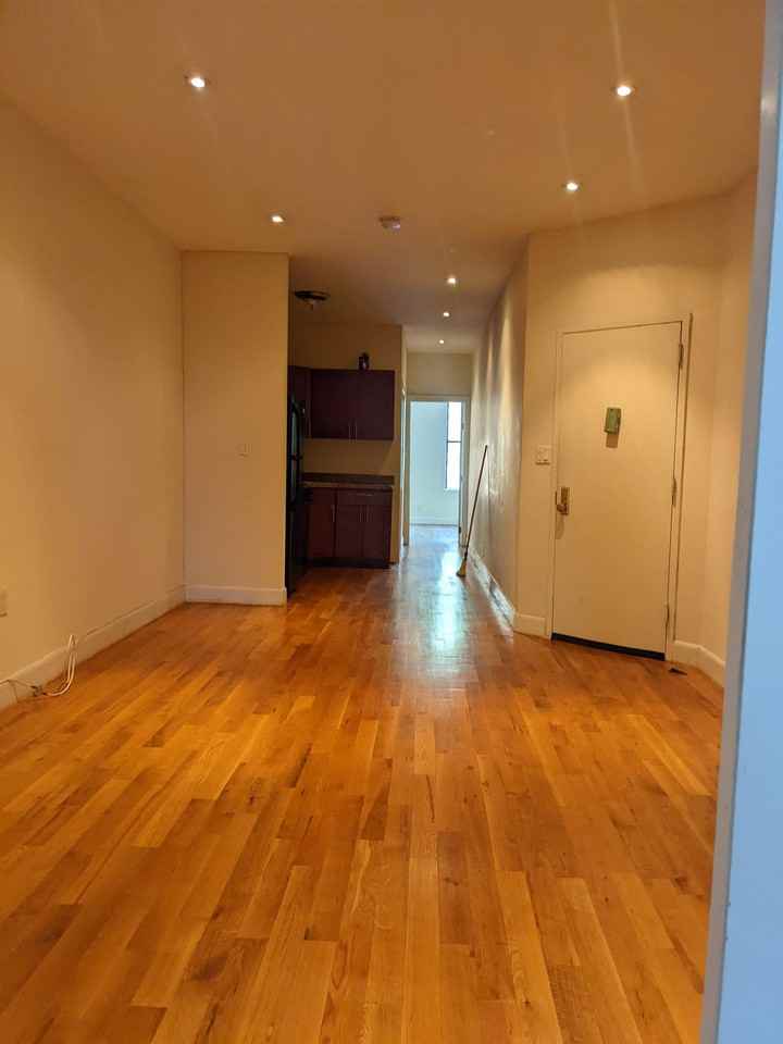 262 Cornelia Street #1R - Photo 7 of 8