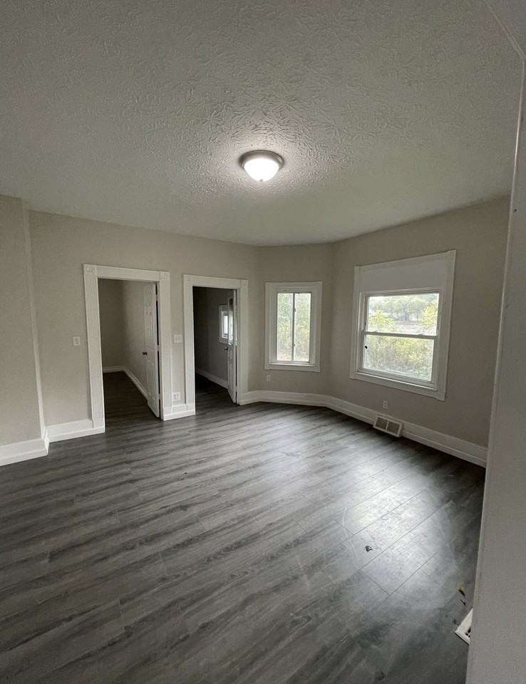 37 Magnolia Ave #1 - Photo 4 of 16