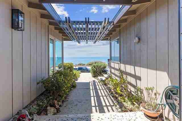 743 Sunset Cliffs Blvd #1 - Photo 3 of 33