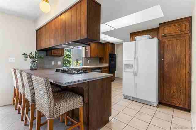 743 Sunset Cliffs Blvd #1 - Photo 5 of 33