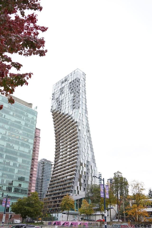 1568 Alberni St #2603