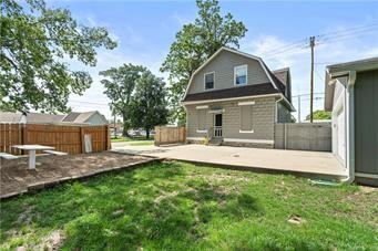 13217 Walnut St #1 - Photo 5 of 25