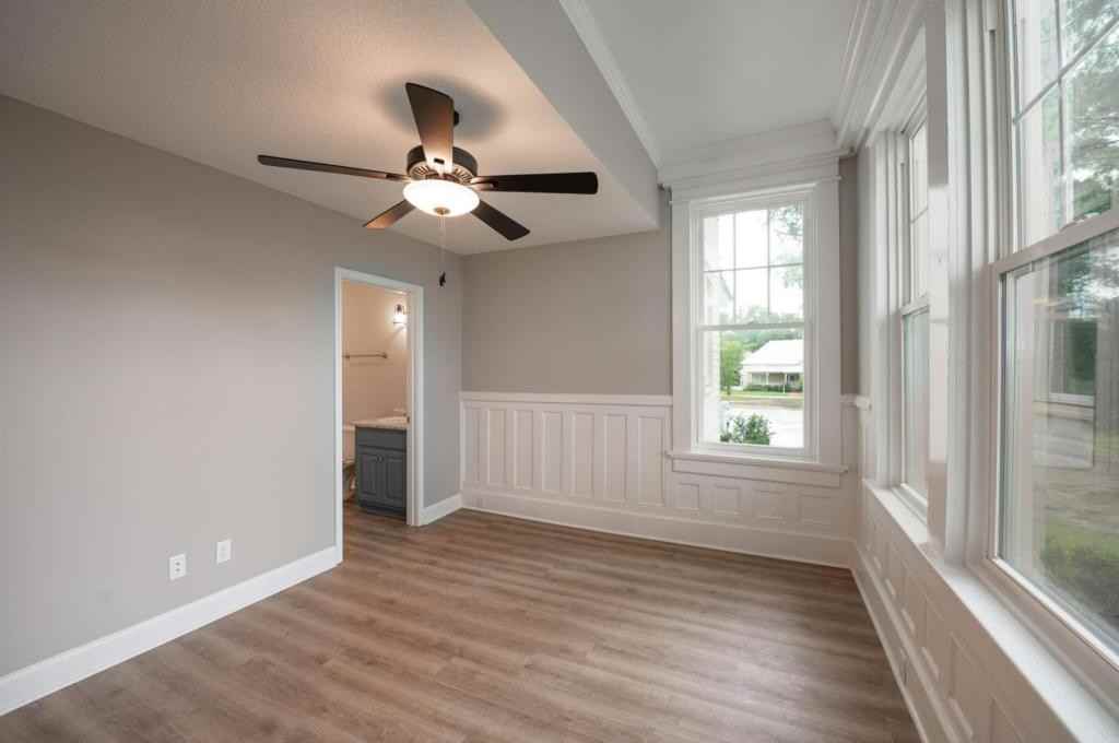 105 S Zetterower Ave - Photo 5 of 9